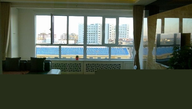 130㎡/三室兩廳兩衛(wèi)/現(xiàn)代